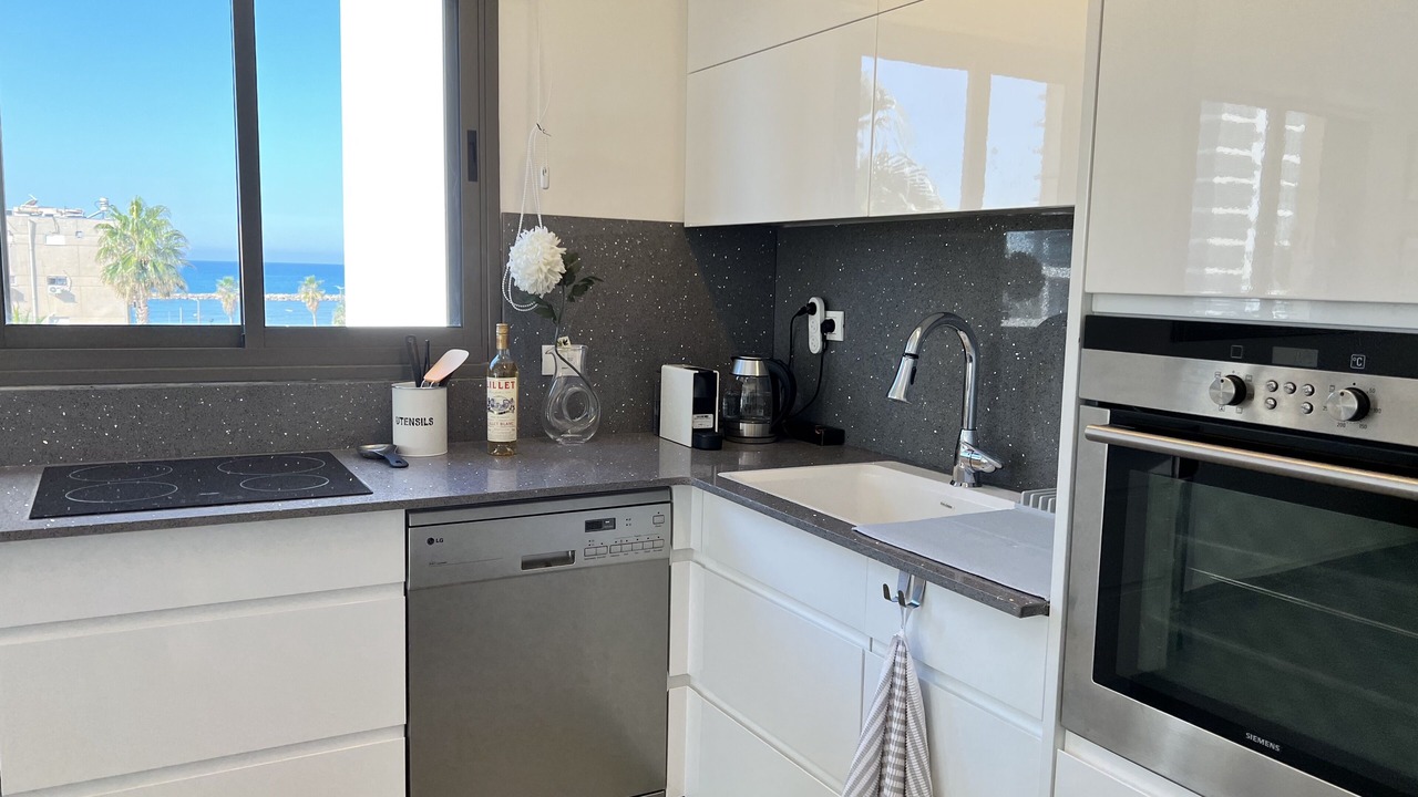 Photo of Kitchen in Tel Aviv Promenade