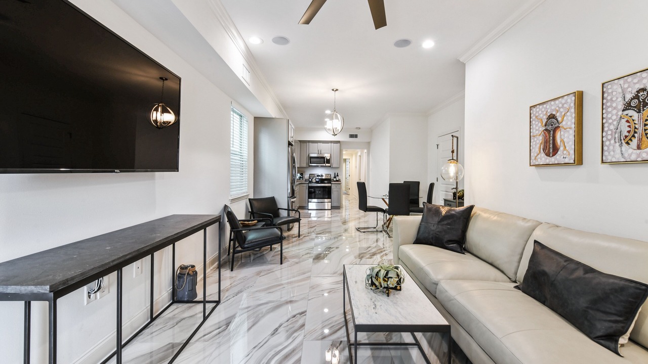 Photo of Livingroom in Tulane - Gravier
