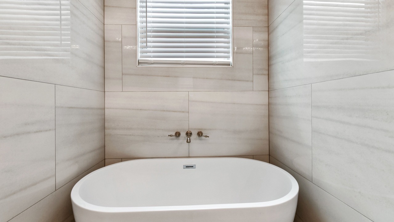 Photo of Bathroom in Tulane - Gravier