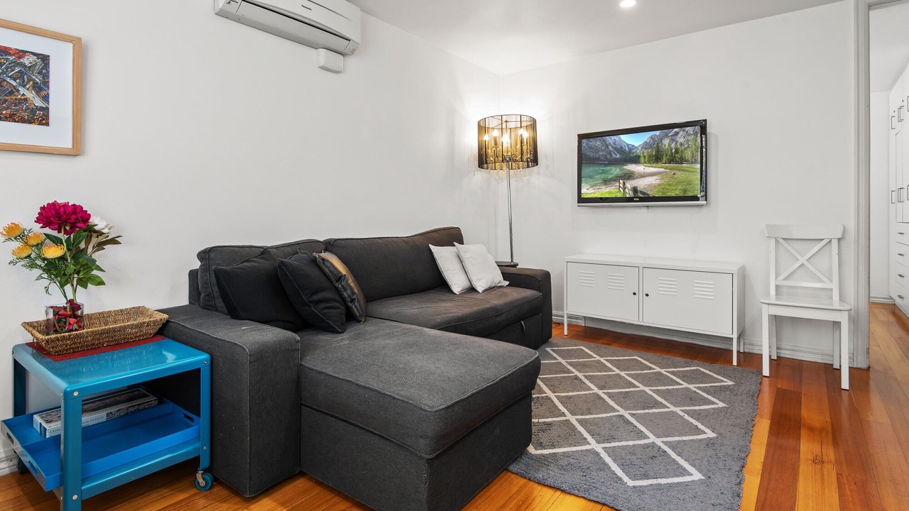 Photo of Livingroom in Carlton South