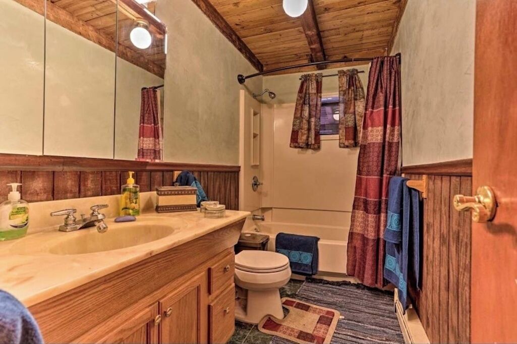 Photo of Bathroom in Woodbourne