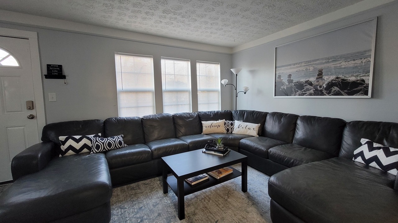 Photo of Livingroom in Ypsilanti