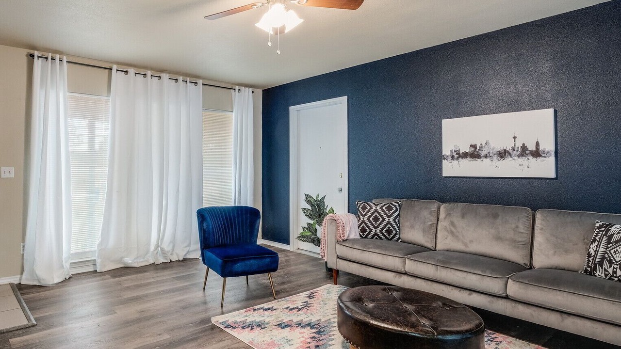 Photo of Livingroom in Northwest Los Angeles Heights