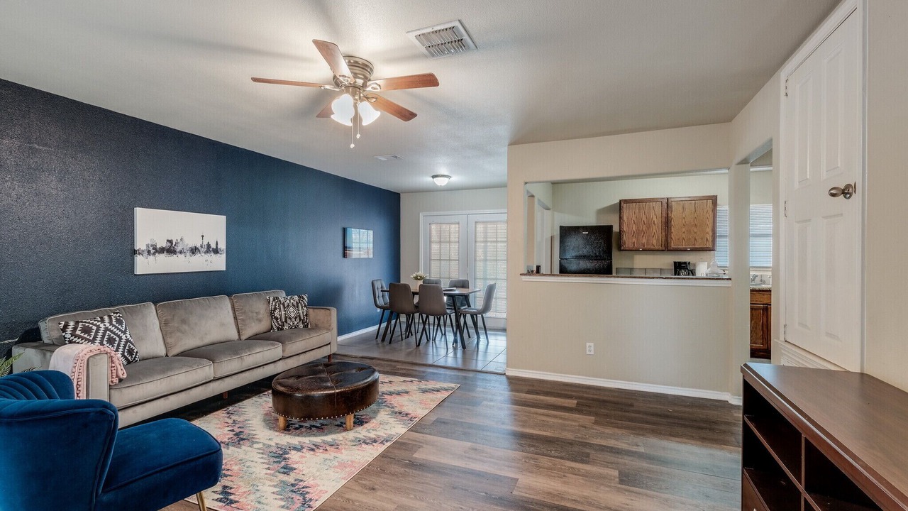 Photo of Livingroom in Northwest Los Angeles Heights