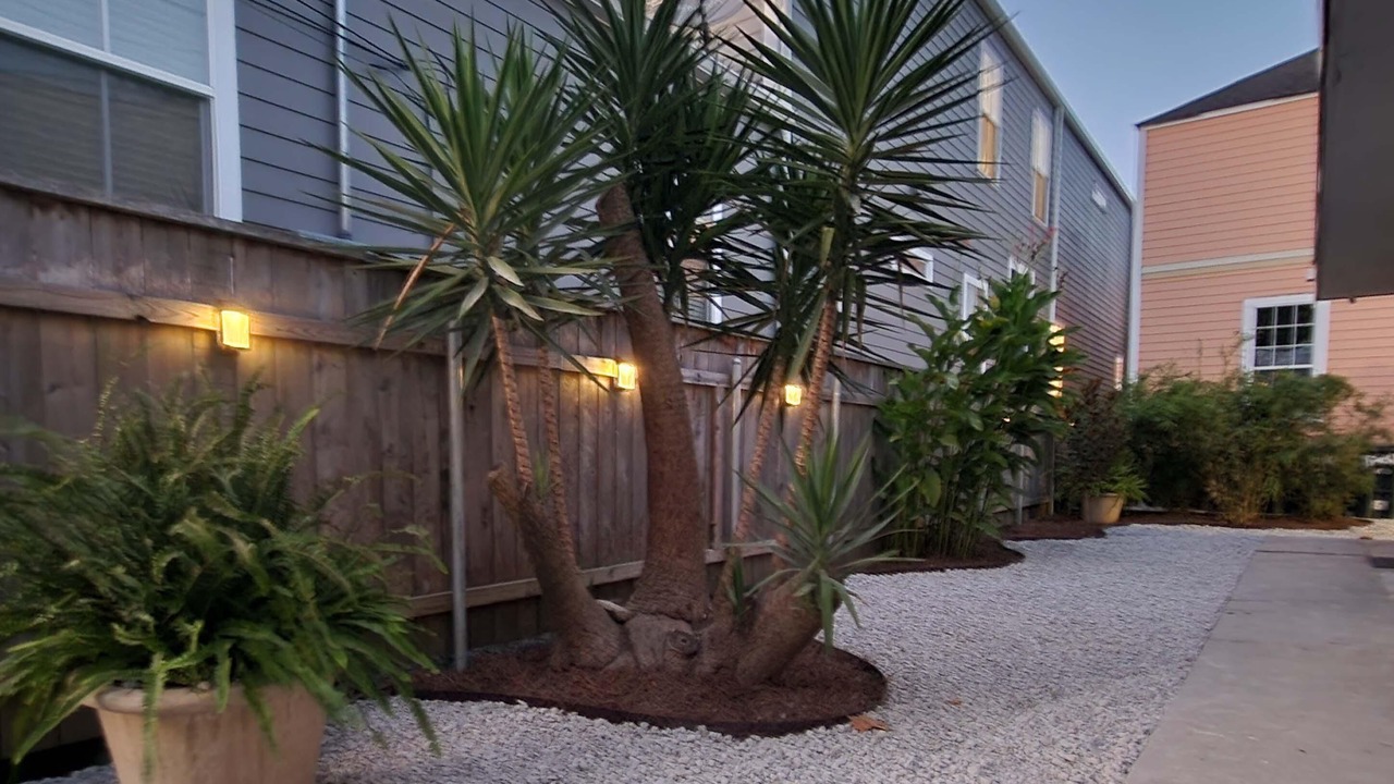 Photo of Outdoor in Black Pearl