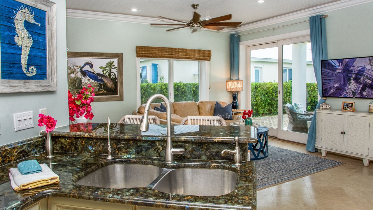Photo of Livingroom in Treasure Cay