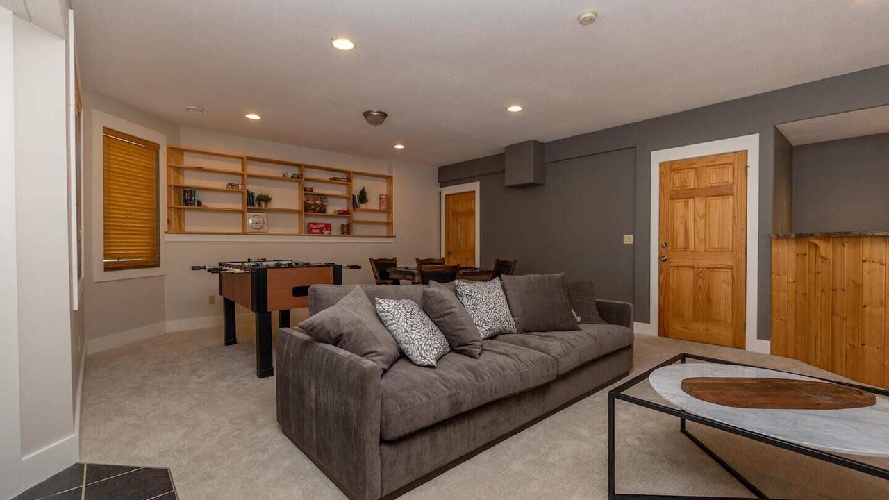 Photo of Livingroom in East Kootenay