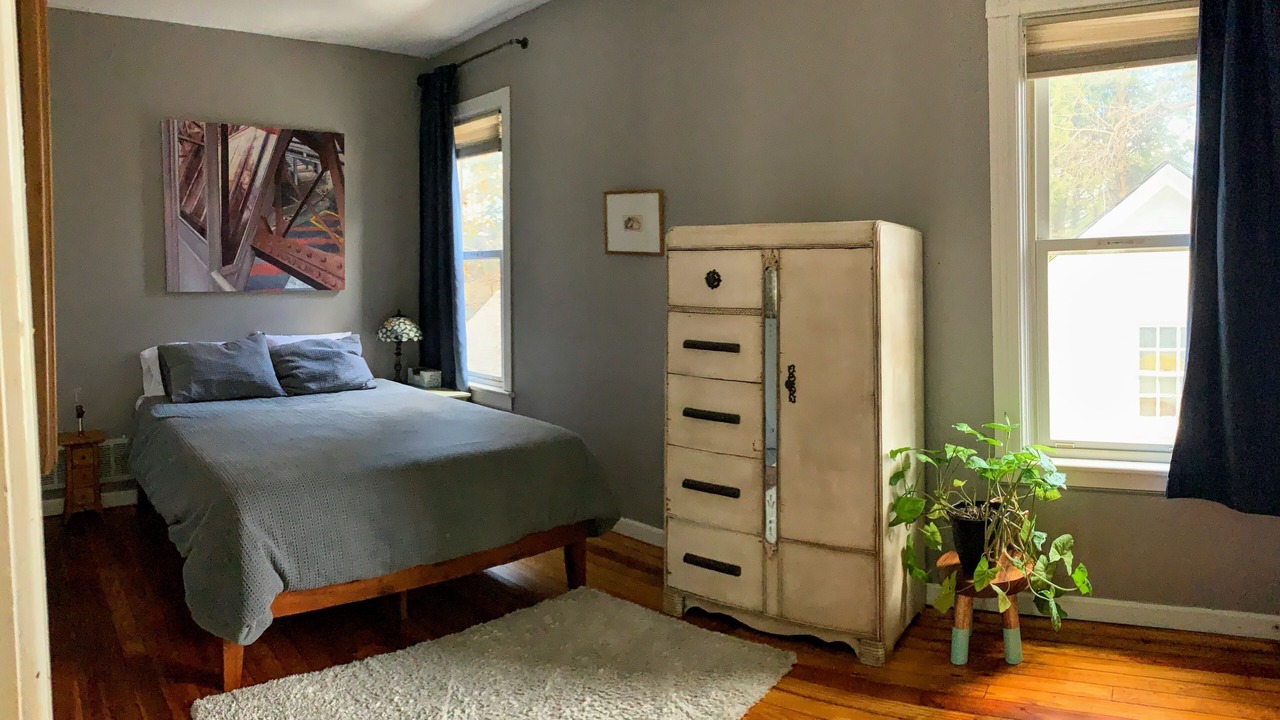 Photo of Bedroom in Stockade Historic District