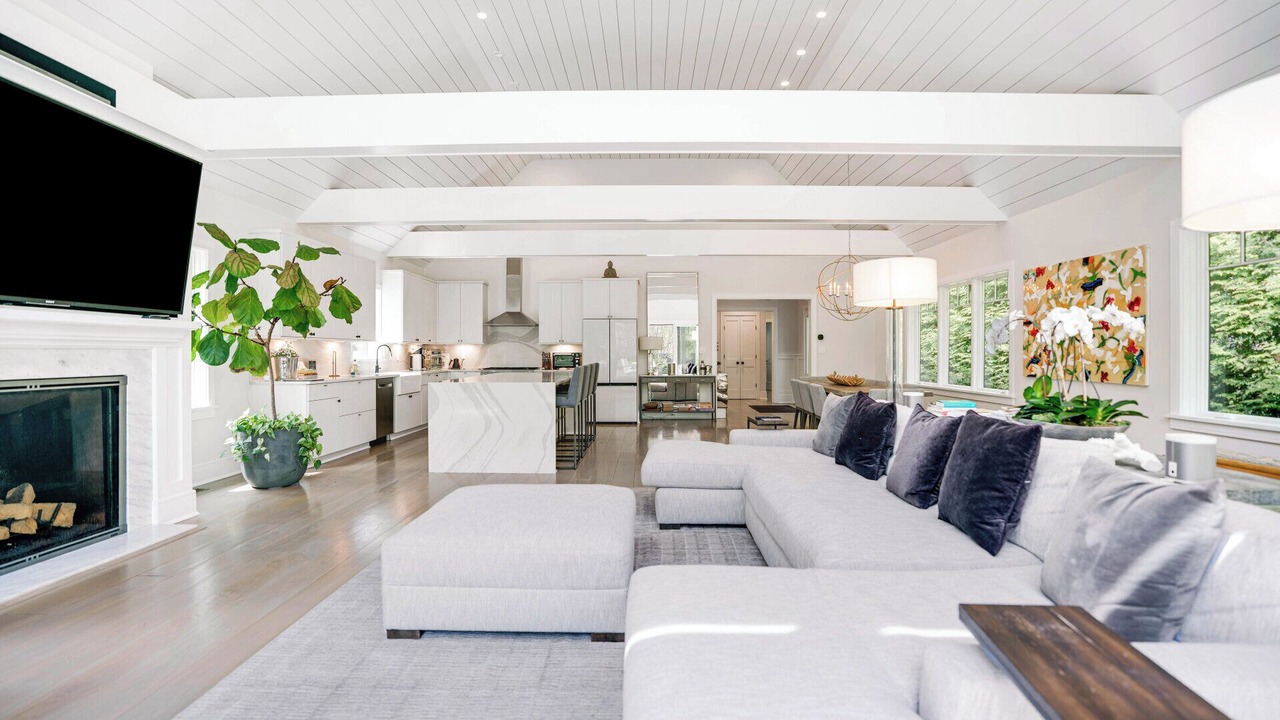 Photo of Livingroom in East Hampton North