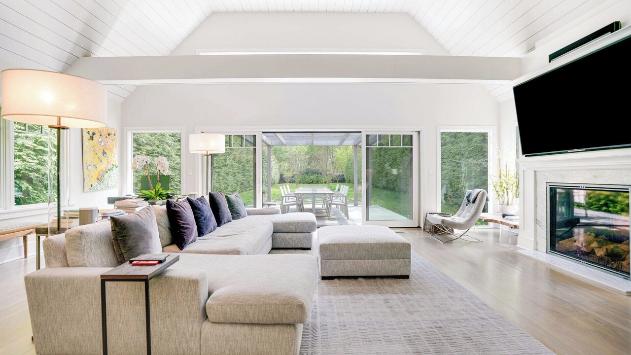 Photo of Livingroom in East Hampton North