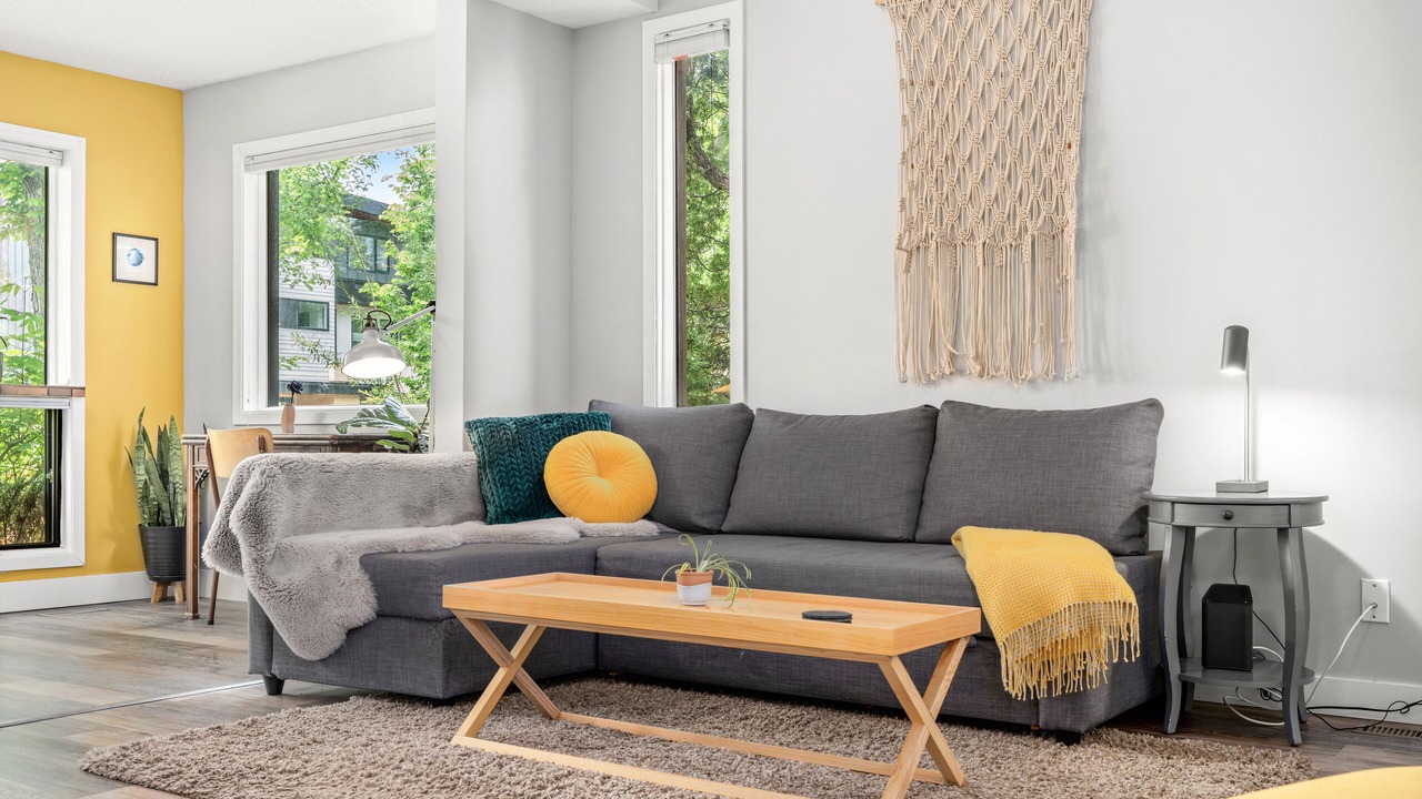 Photo of Livingroom in Bridgeland