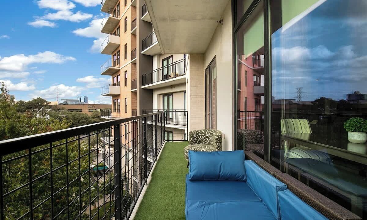 Photo of Outdoor in Uptown