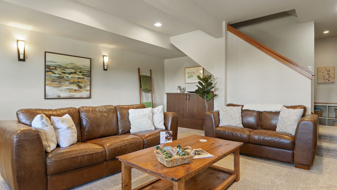 Photo of Livingroom in Shawnigan Lake
