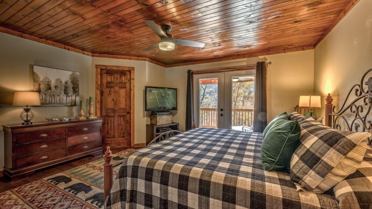 Photo of Bedroom in East Ellijay