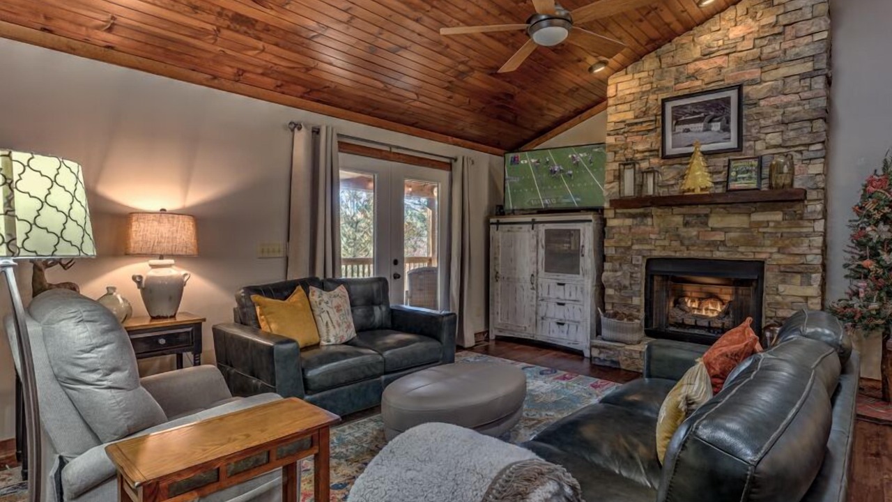 Photo of Livingroom in East Ellijay