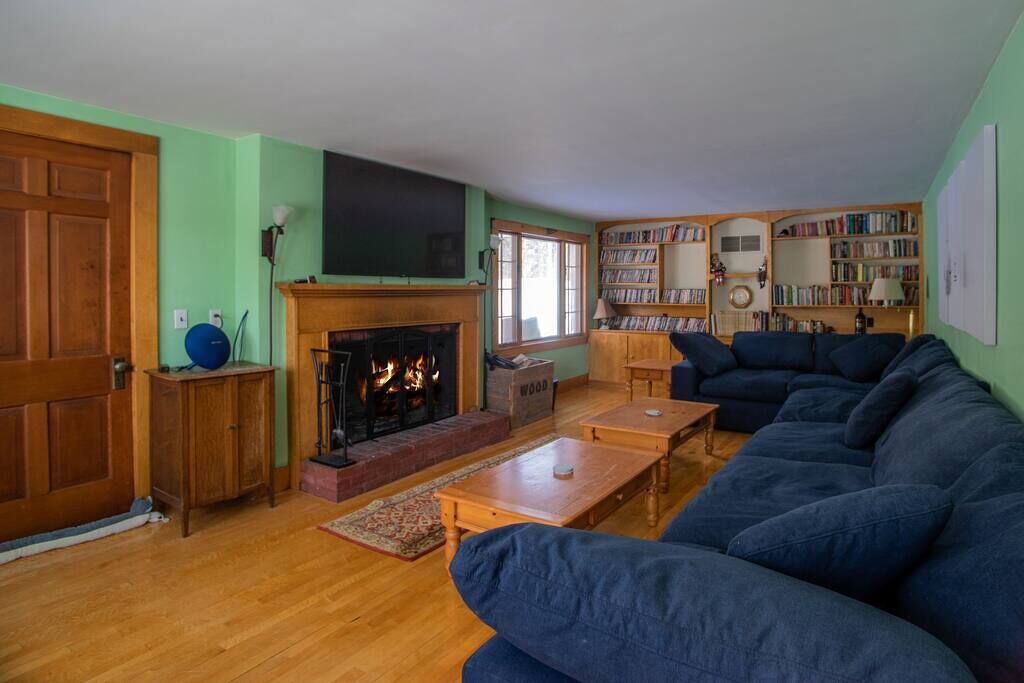 Photo of Livingroom in South Londonderry