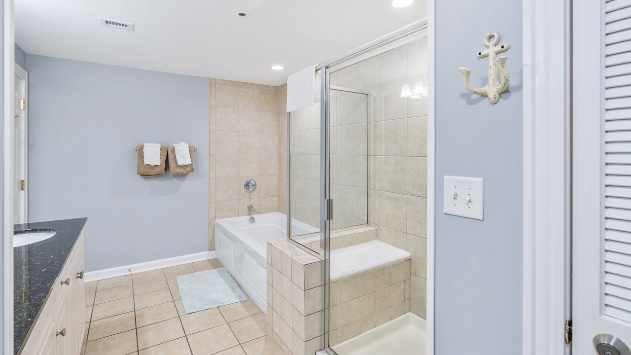 Photo of Bathroom in Arcadian Shores