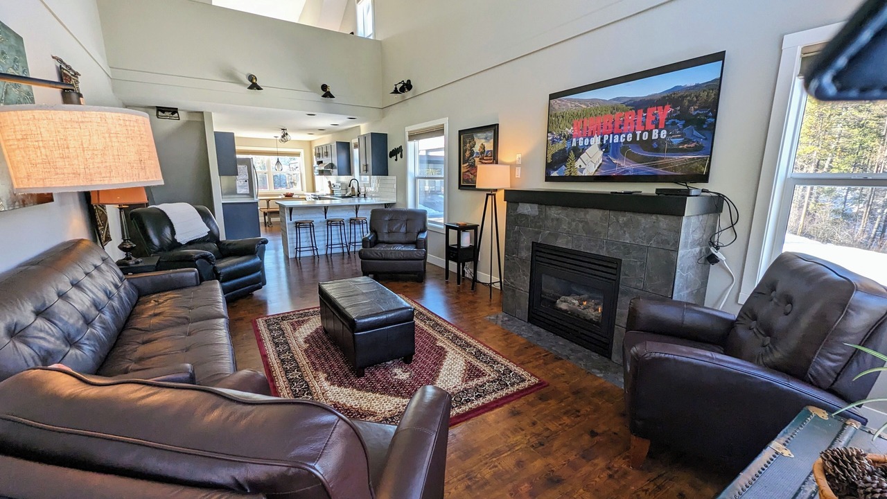 Photo of Livingroom in East Kootenay