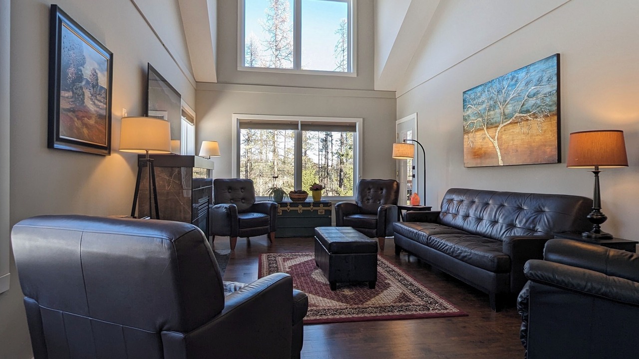 Photo of Livingroom in East Kootenay