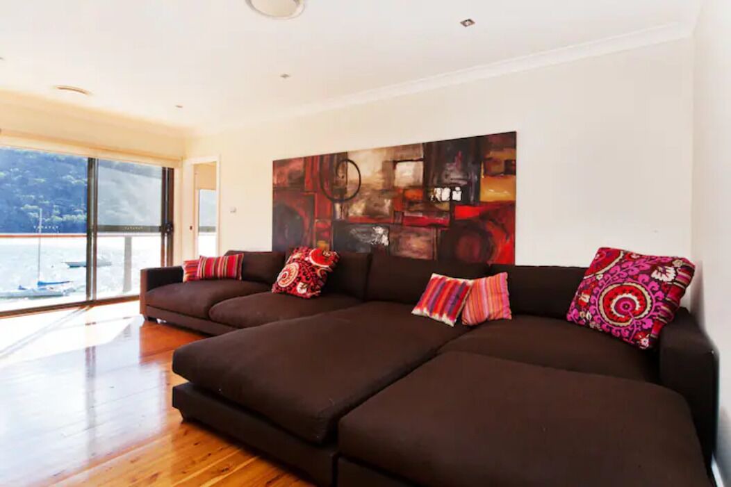 Photo of Livingroom in Cottage Point