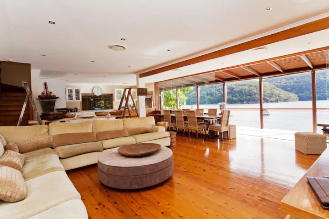 Photo of Livingroom in Cottage Point