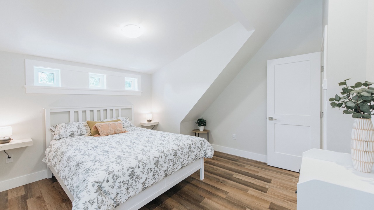 Photo of Bedroom in Sechelt