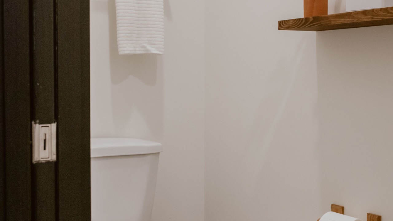 Photo of Bathroom in West Lakeview