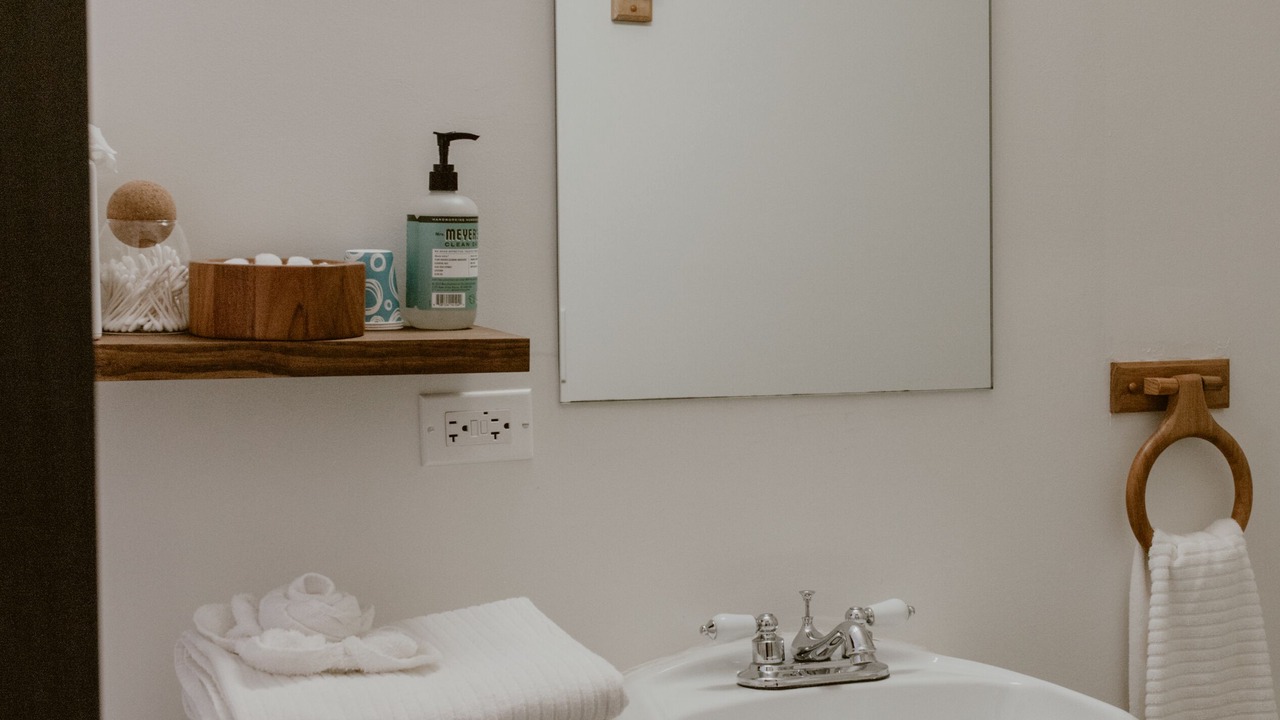 Photo of Bathroom in West Lakeview