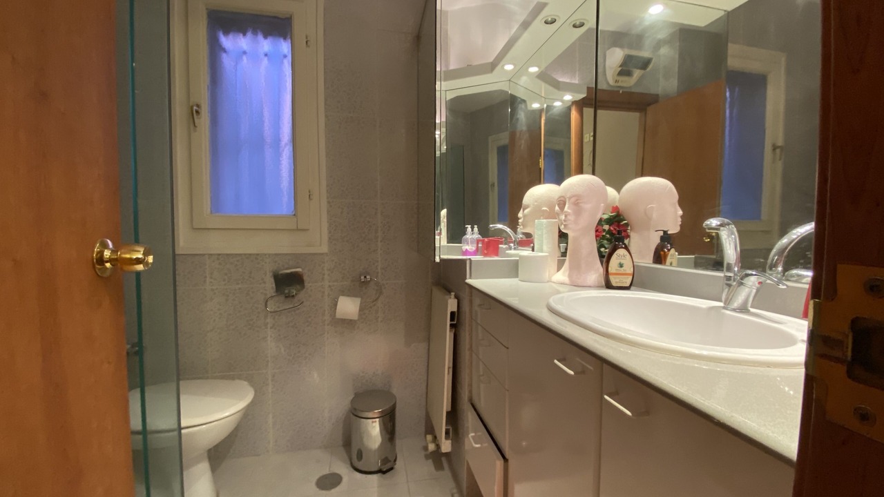 Photo of Bathroom in Emek Refaim