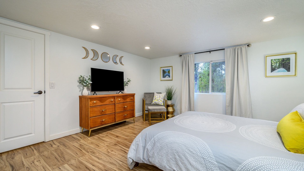 Photo of Bedroom in Three Rivers