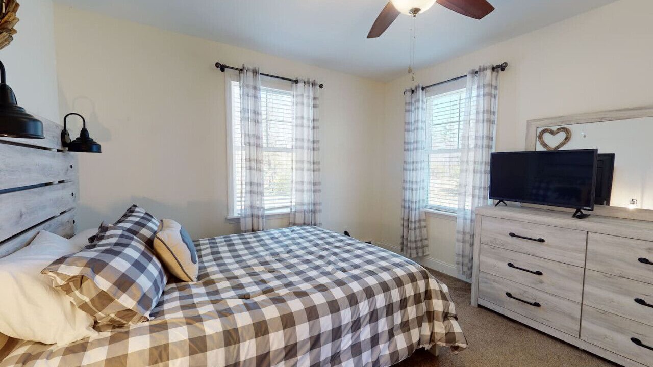 Photo of Bedroom in Conway