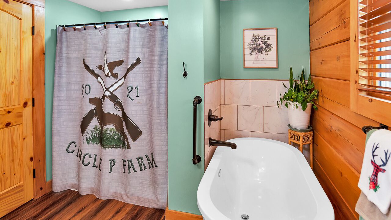 Photo of Bathroom in Lincoln County