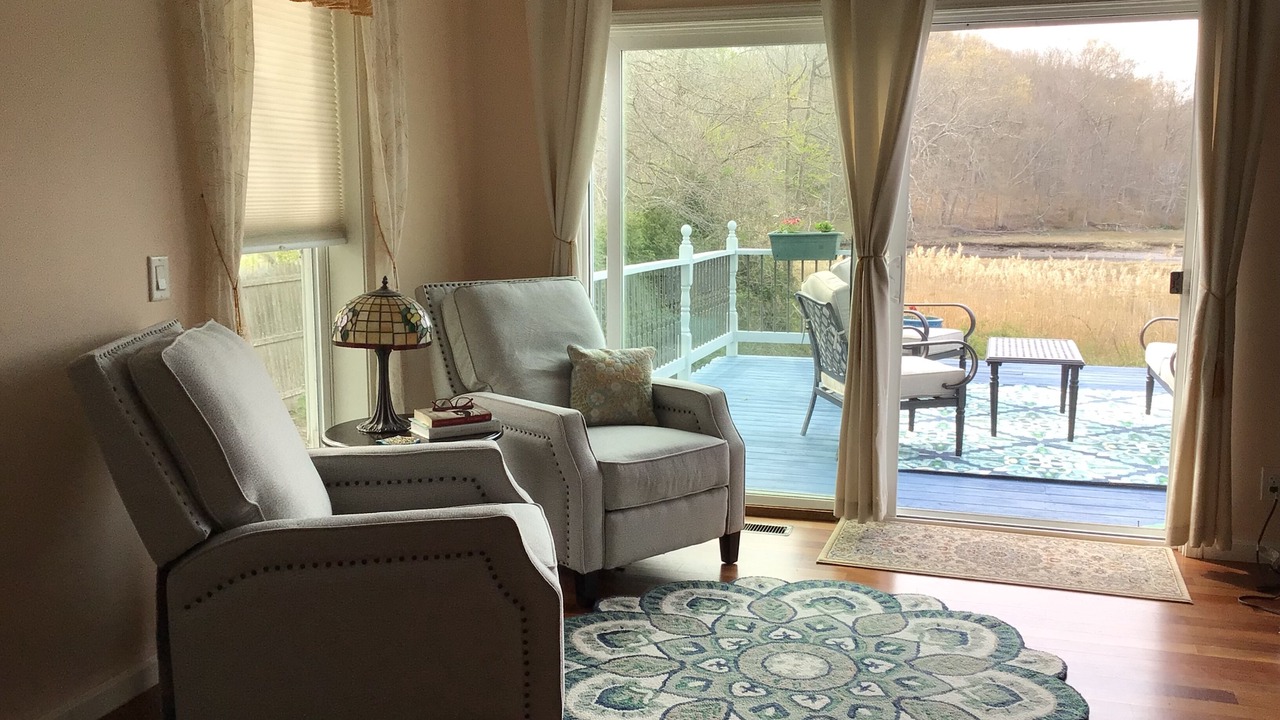 Photo of Livingroom in Westbrook Center