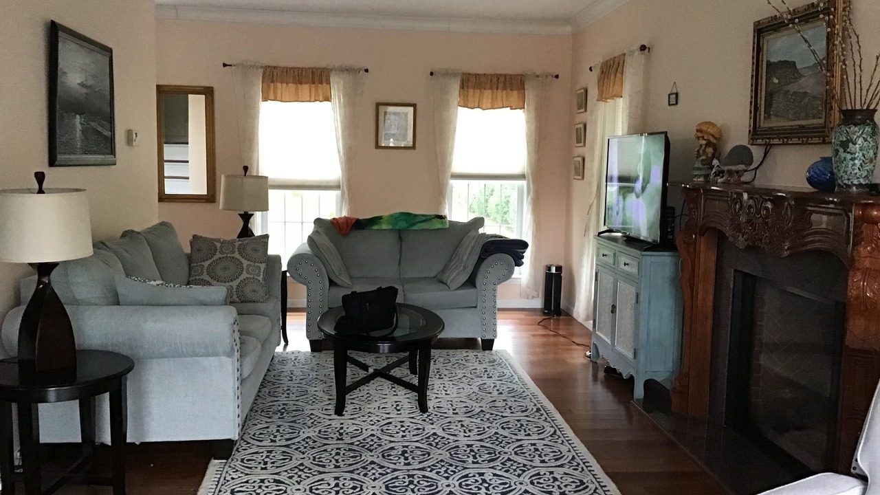 Photo of Livingroom in Westbrook Center