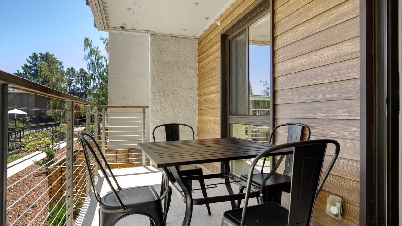 Photo of Outdoor in Sharon Heights