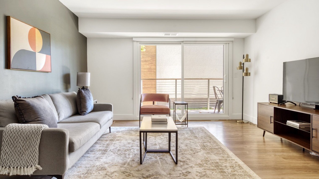 Photo of Livingroom in Sharon Heights