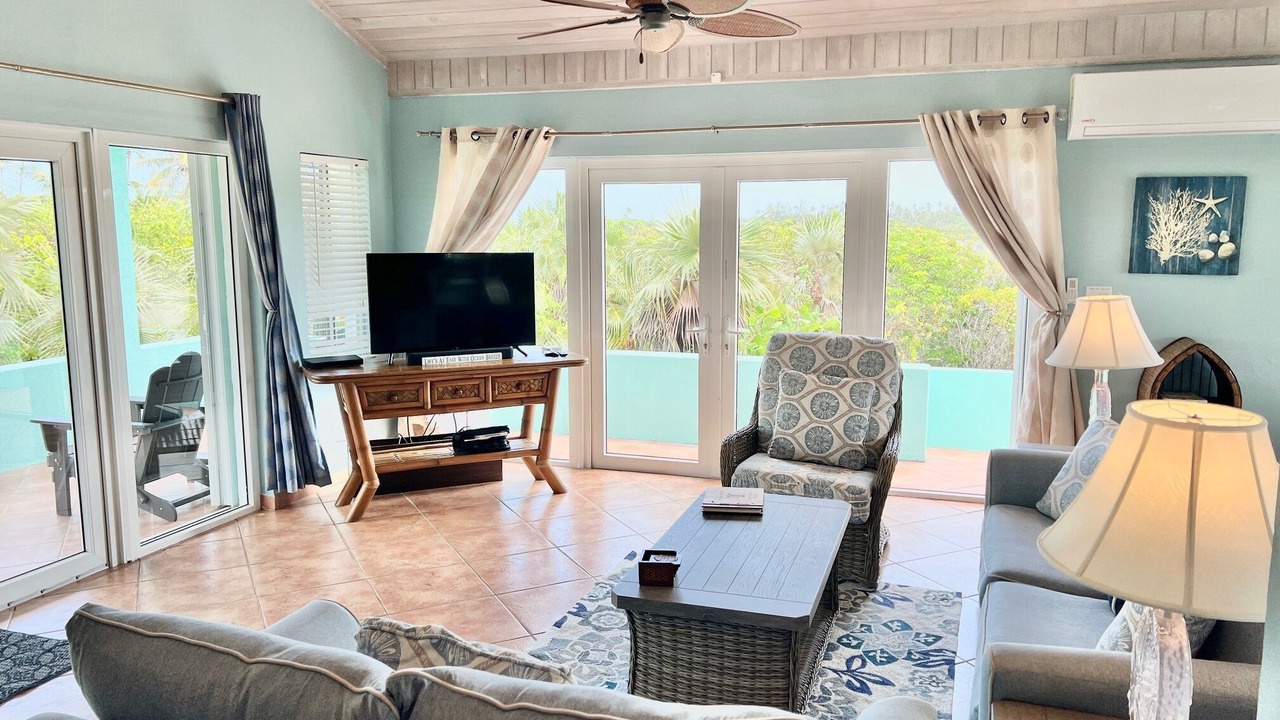 Photo of Livingroom in North Palmetto Point