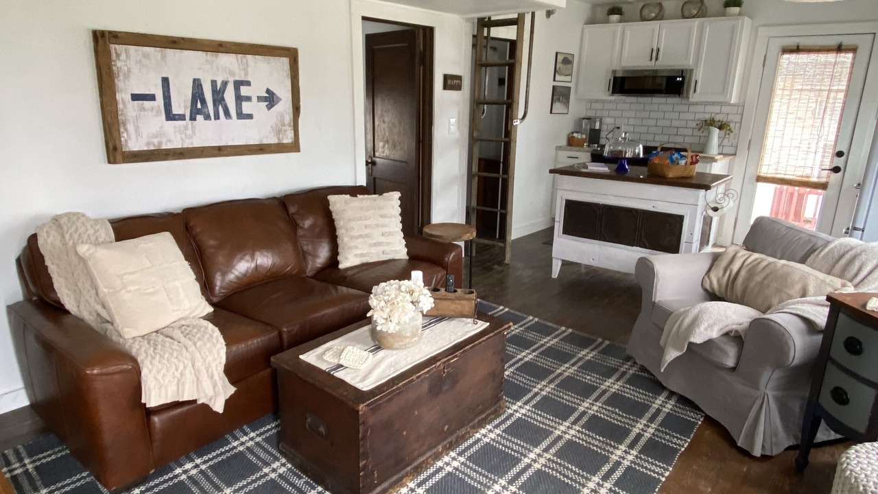Photo of Livingroom in Lakeview