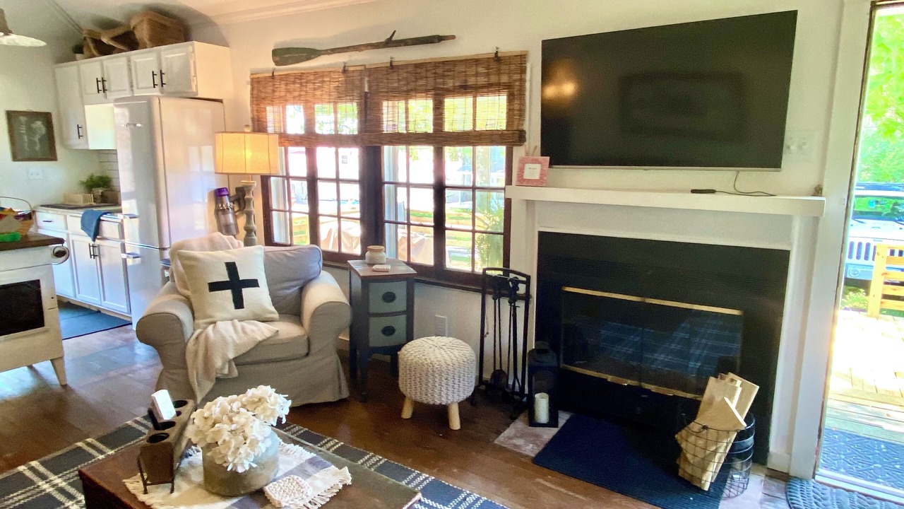 Photo of Livingroom in Lakeview