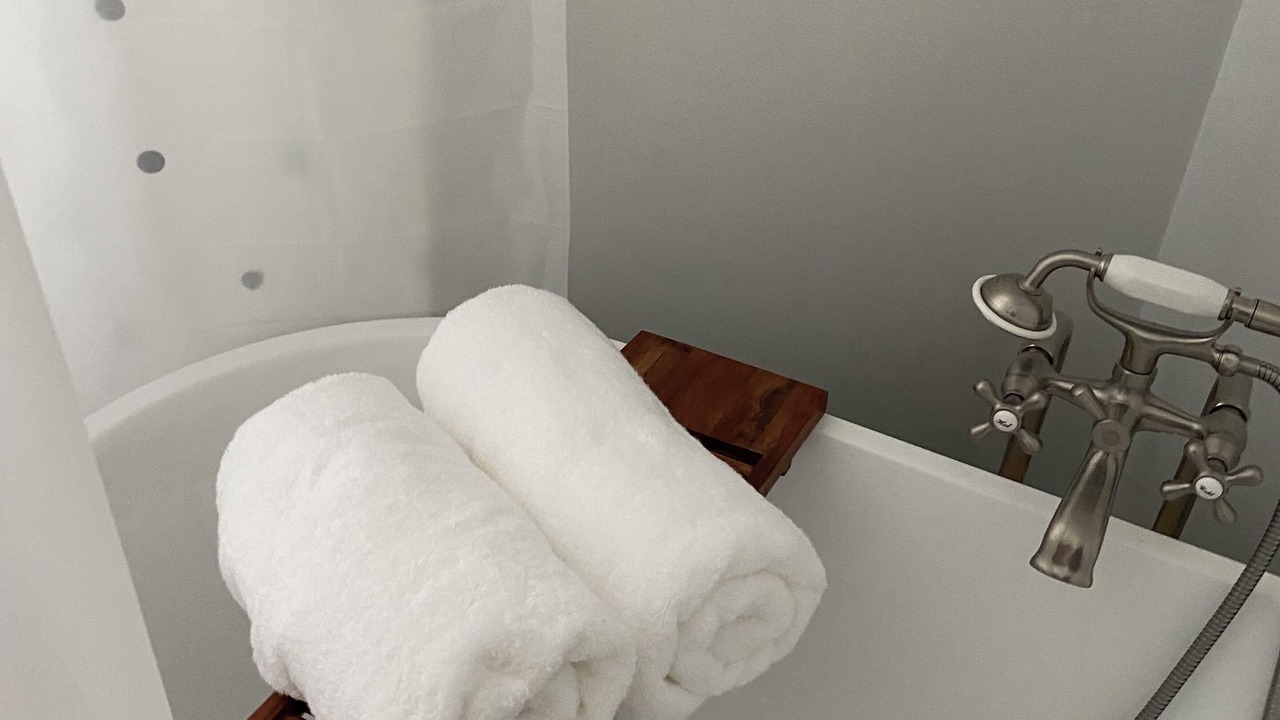 Photo of Bathroom in Lakeview