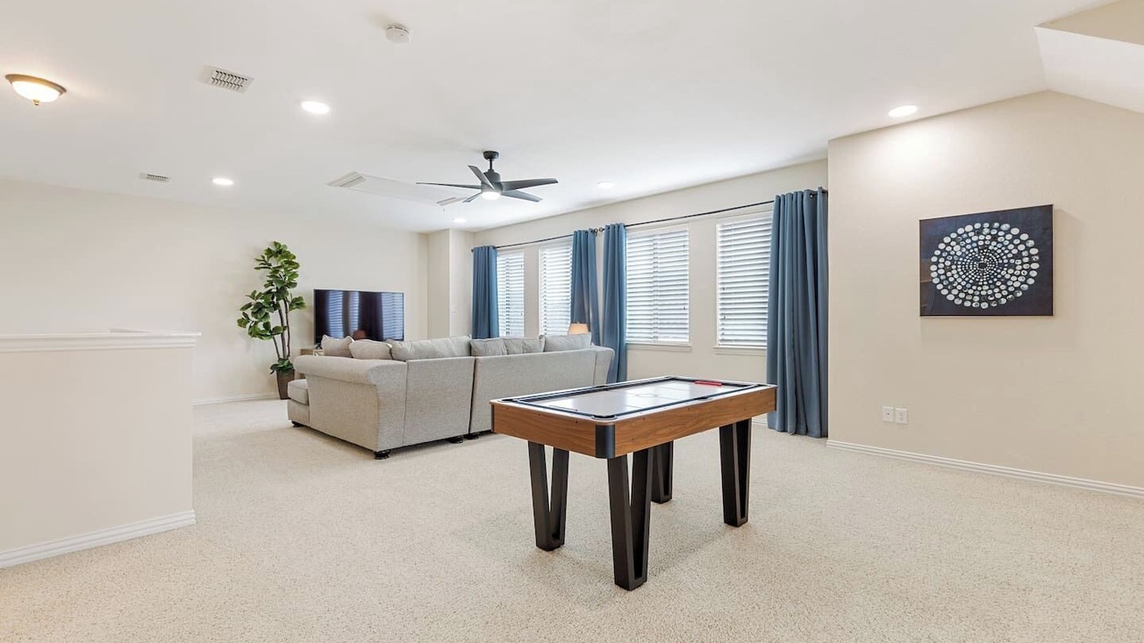 Photo of Livingroom in Fairview