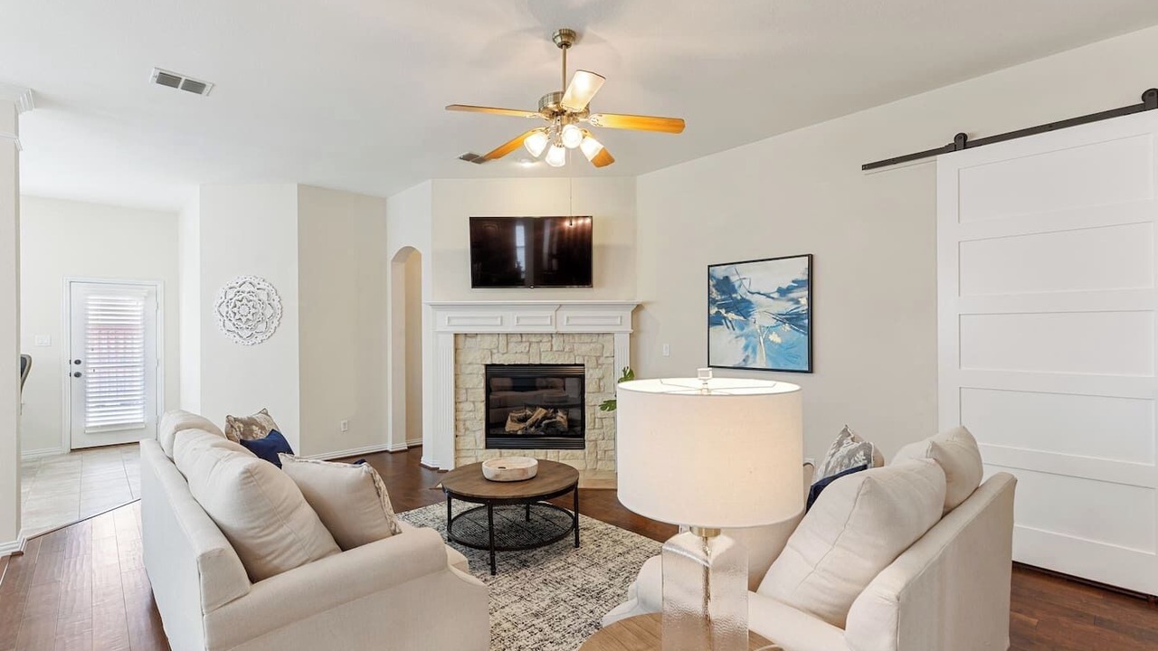 Photo of Livingroom in Fairview