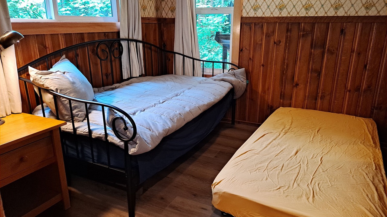 Photo of Bedroom in Glacier