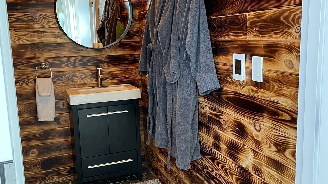Photo of Bathroom in Englishtown