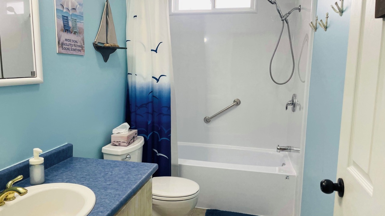 Photo of Bathroom in Darnley
