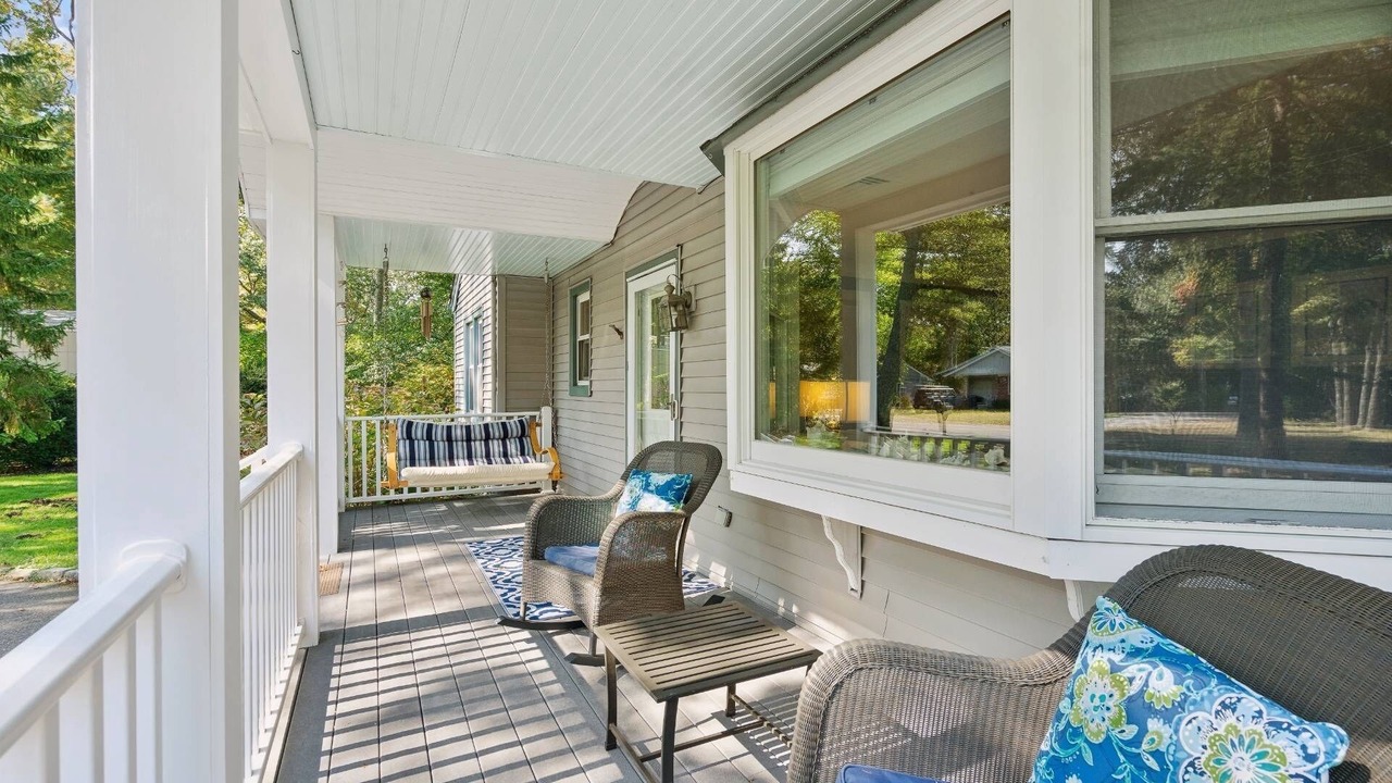 Photo of Patio Balcony in Hampton Bays