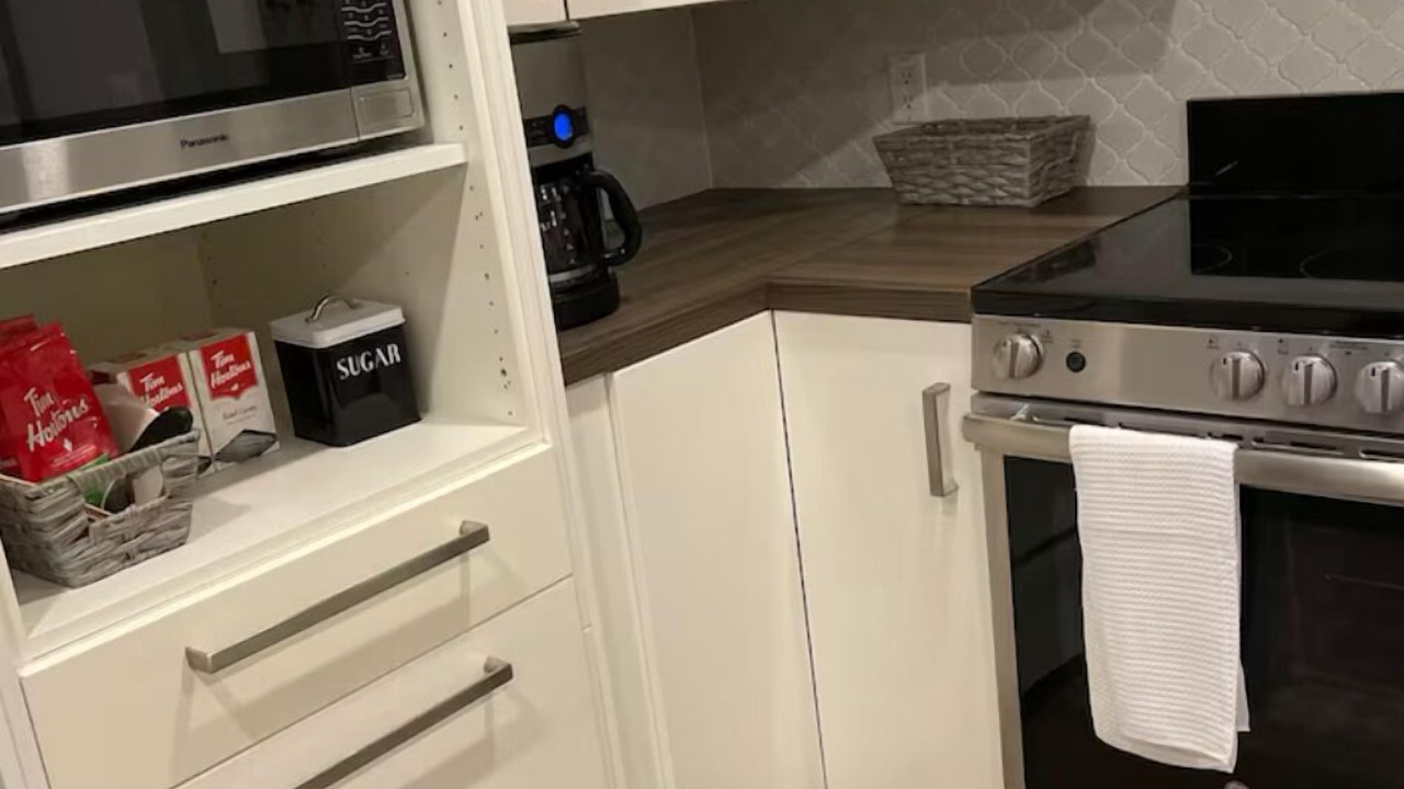 Photo of Kitchen in District of North Vancouver