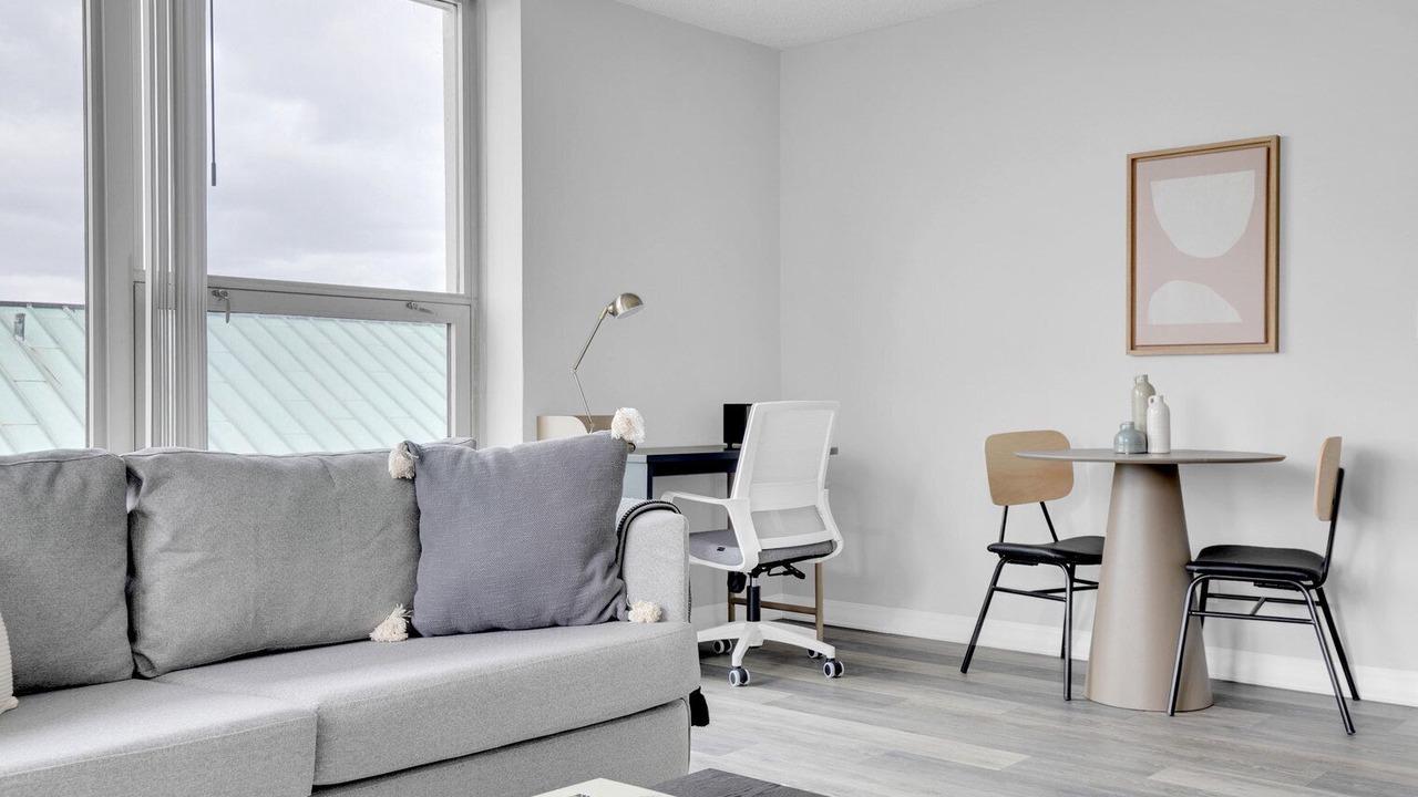 Photo of Livingroom in Edgewater Beach