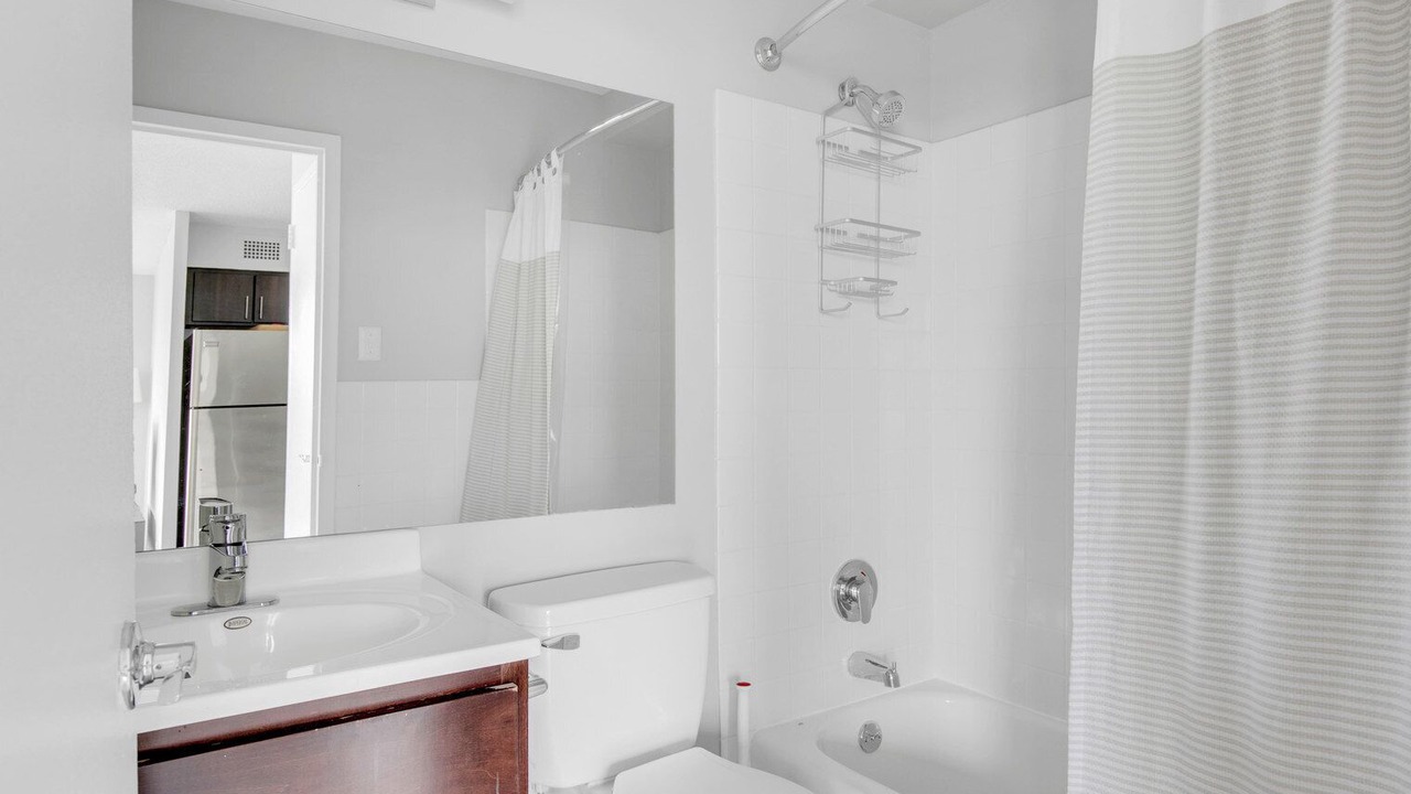 Photo of Bathroom in Edgewater Beach