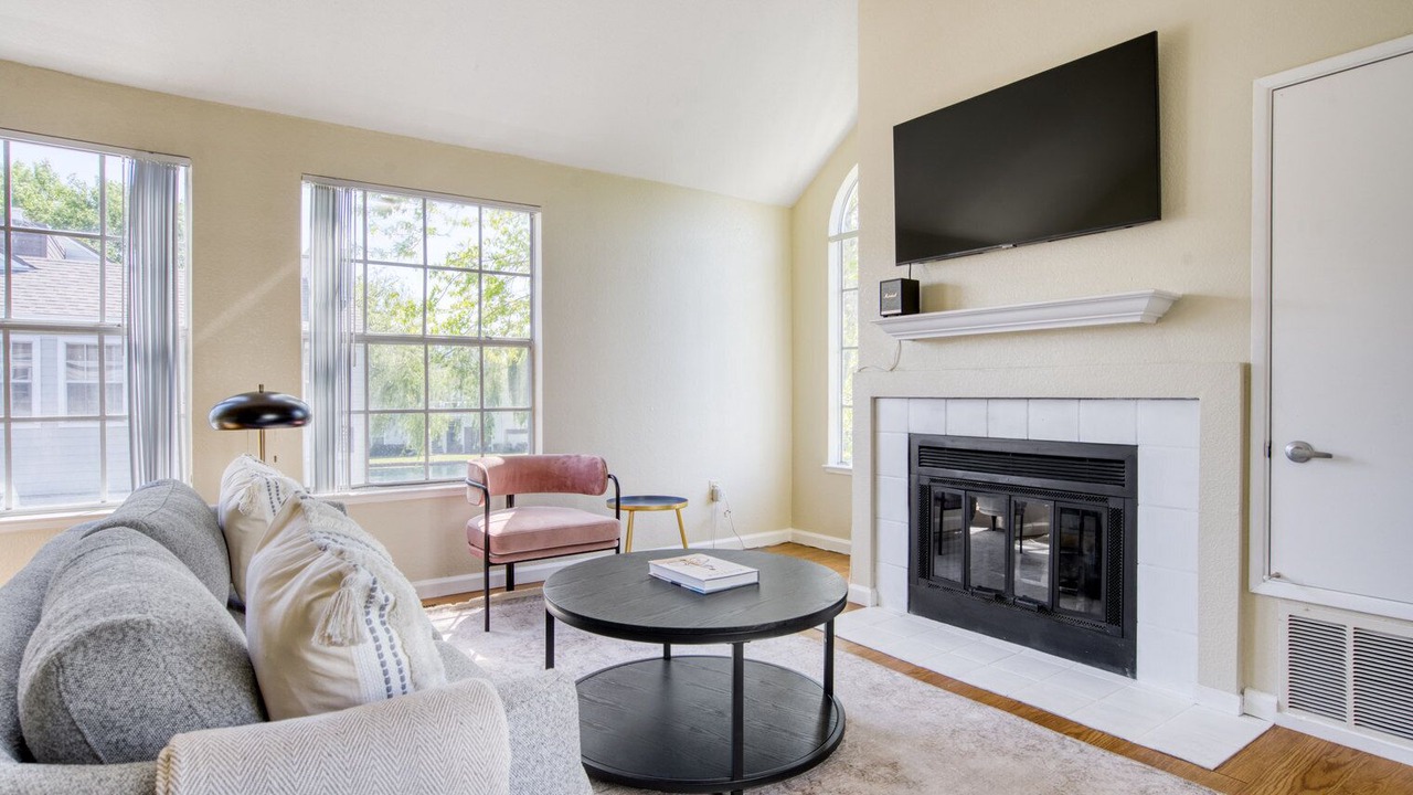 Photo of Livingroom in Redwood Shores
